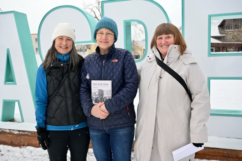 Jasper-raised author gives back to community